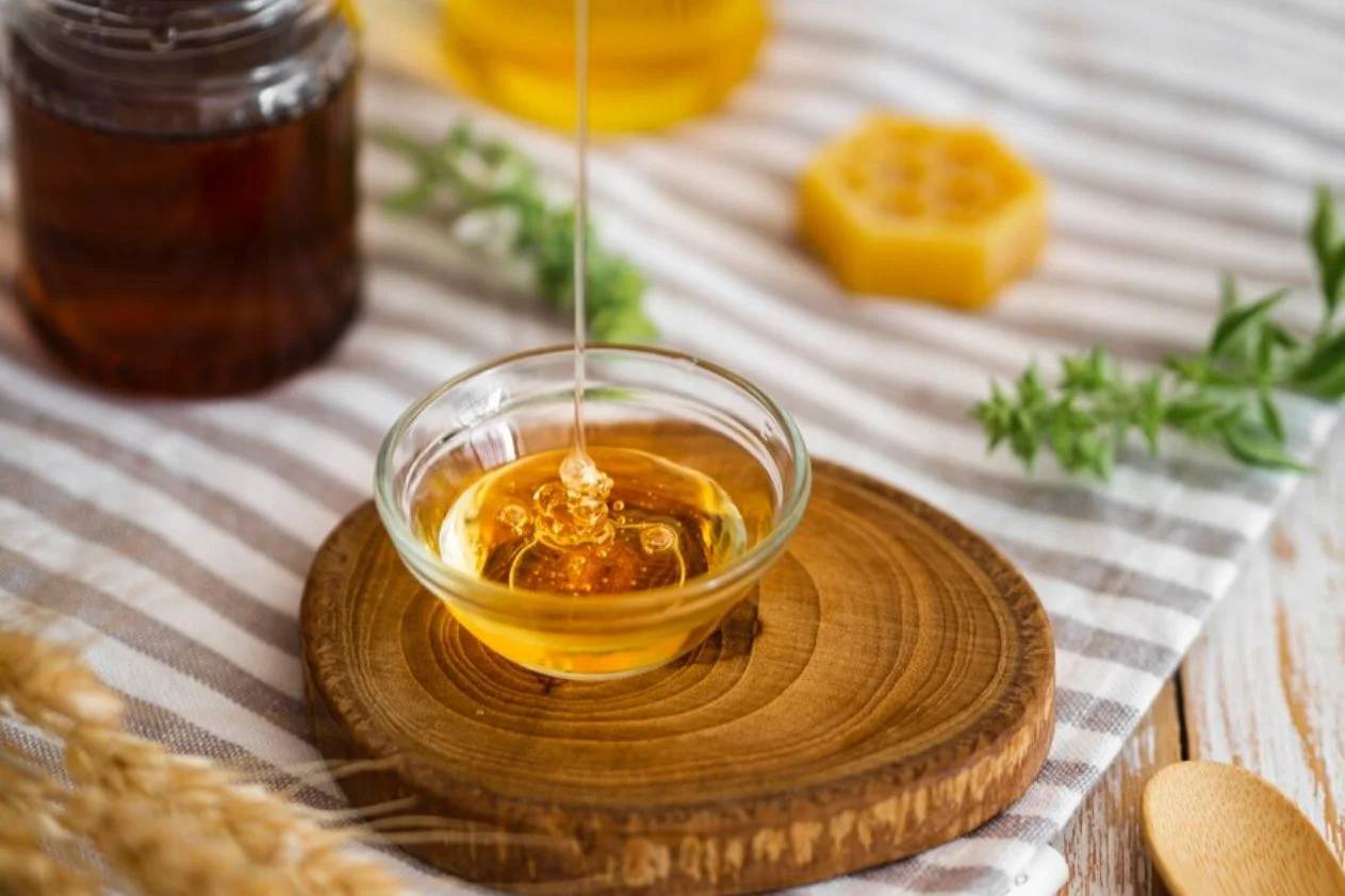 beeswax vs honey